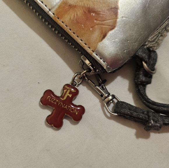 FUZZYNATION CHIHUAHUA DOG WRISTLET CLUTCH - Picture 2 of 4